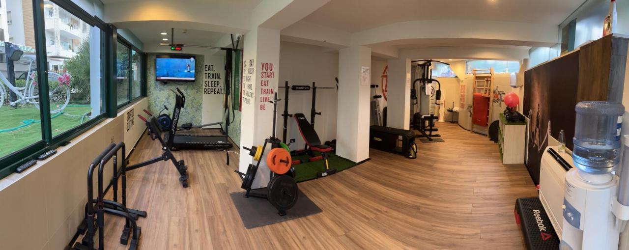 Hotel Montecarlo - Vista Mare Con Piscina & Area Fitness Riccione Zewnętrze zdjęcie