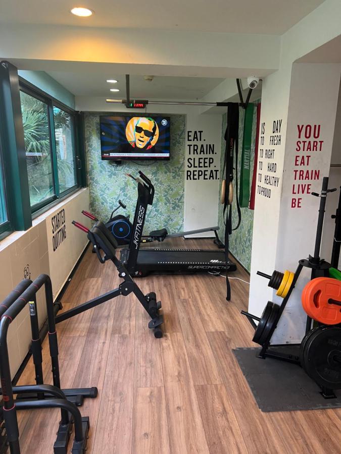 Hotel Montecarlo - Vista Mare Con Piscina & Area Fitness Riccione Zewnętrze zdjęcie