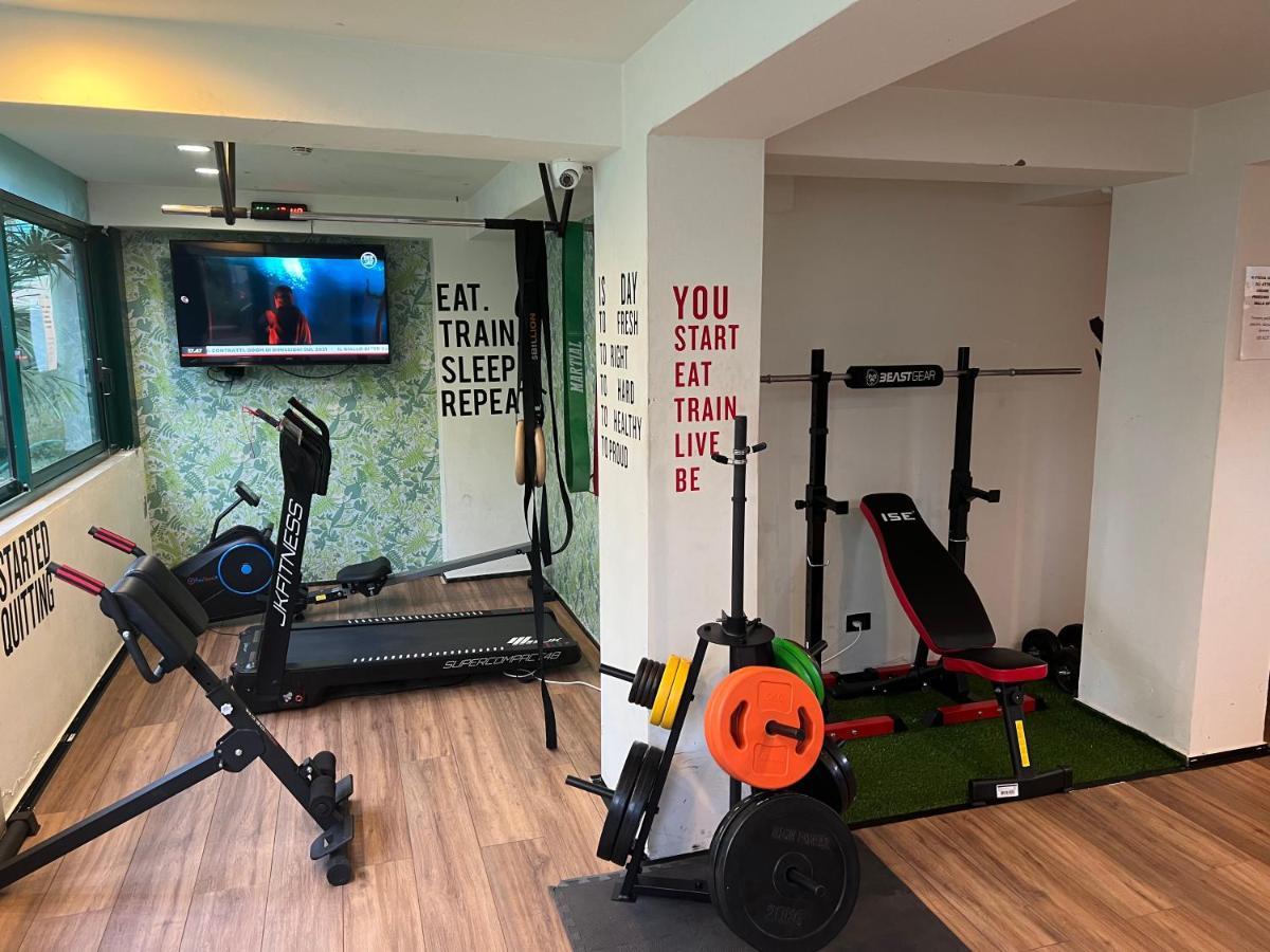Hotel Montecarlo - Vista Mare Con Piscina & Area Fitness Riccione Zewnętrze zdjęcie