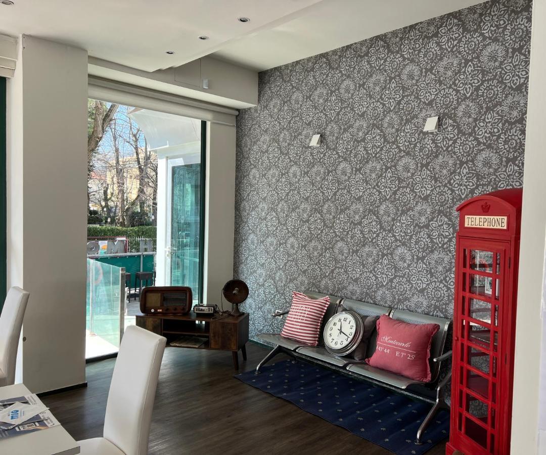 Hotel Montecarlo - Vista Mare Con Piscina & Area Fitness Riccione Zewnętrze zdjęcie