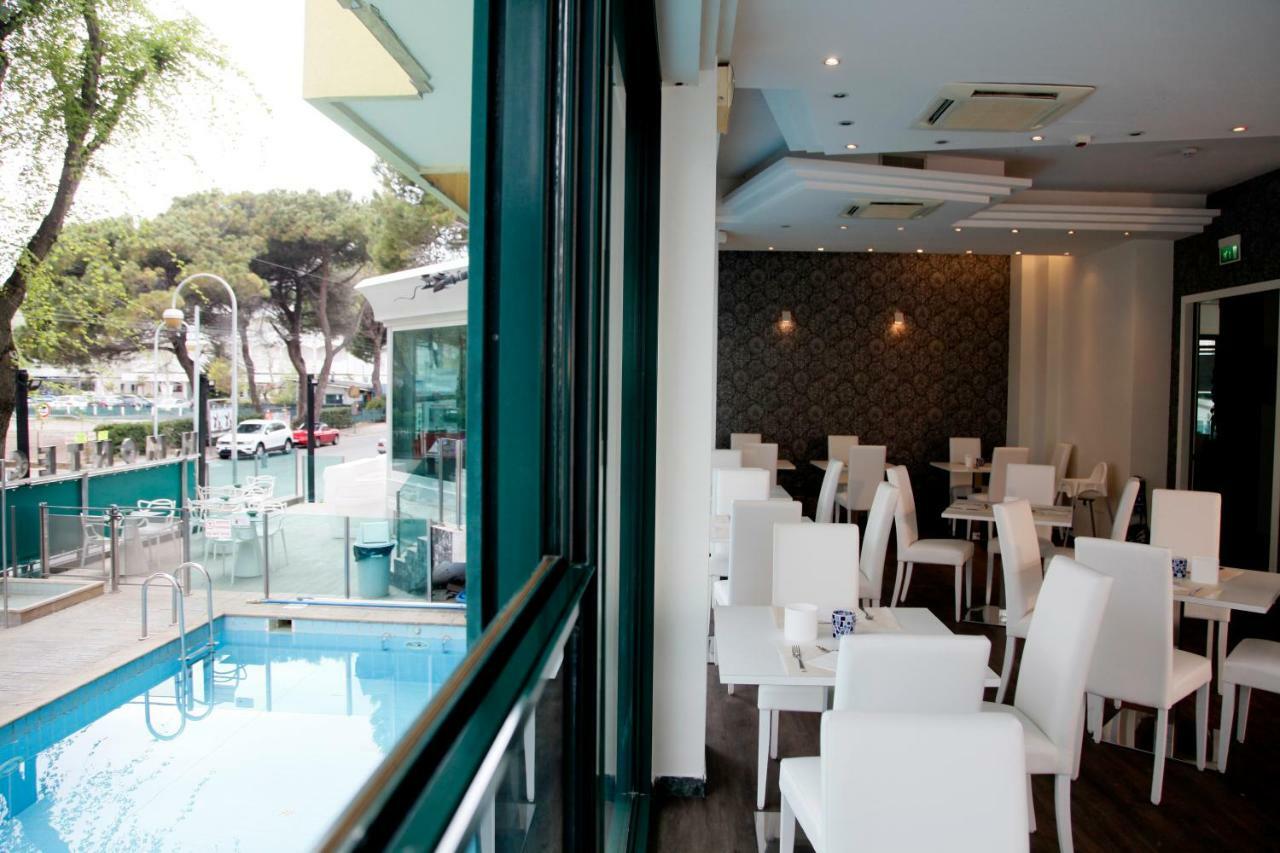 Hotel Montecarlo - Vista Mare Con Piscina & Area Fitness Riccione Zewnętrze zdjęcie