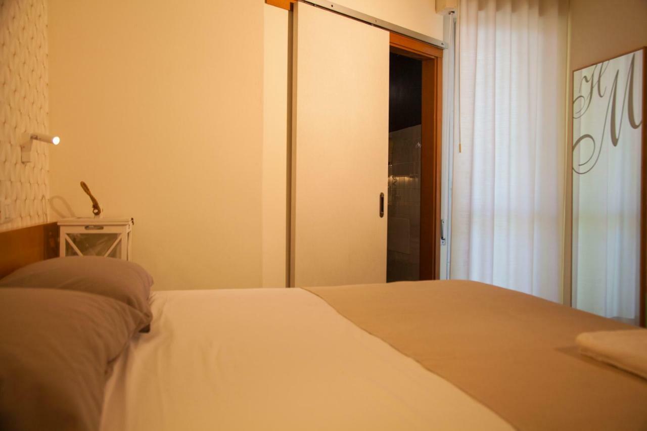 Hotel Montecarlo - Vista Mare Con Piscina & Area Fitness Riccione Zewnętrze zdjęcie