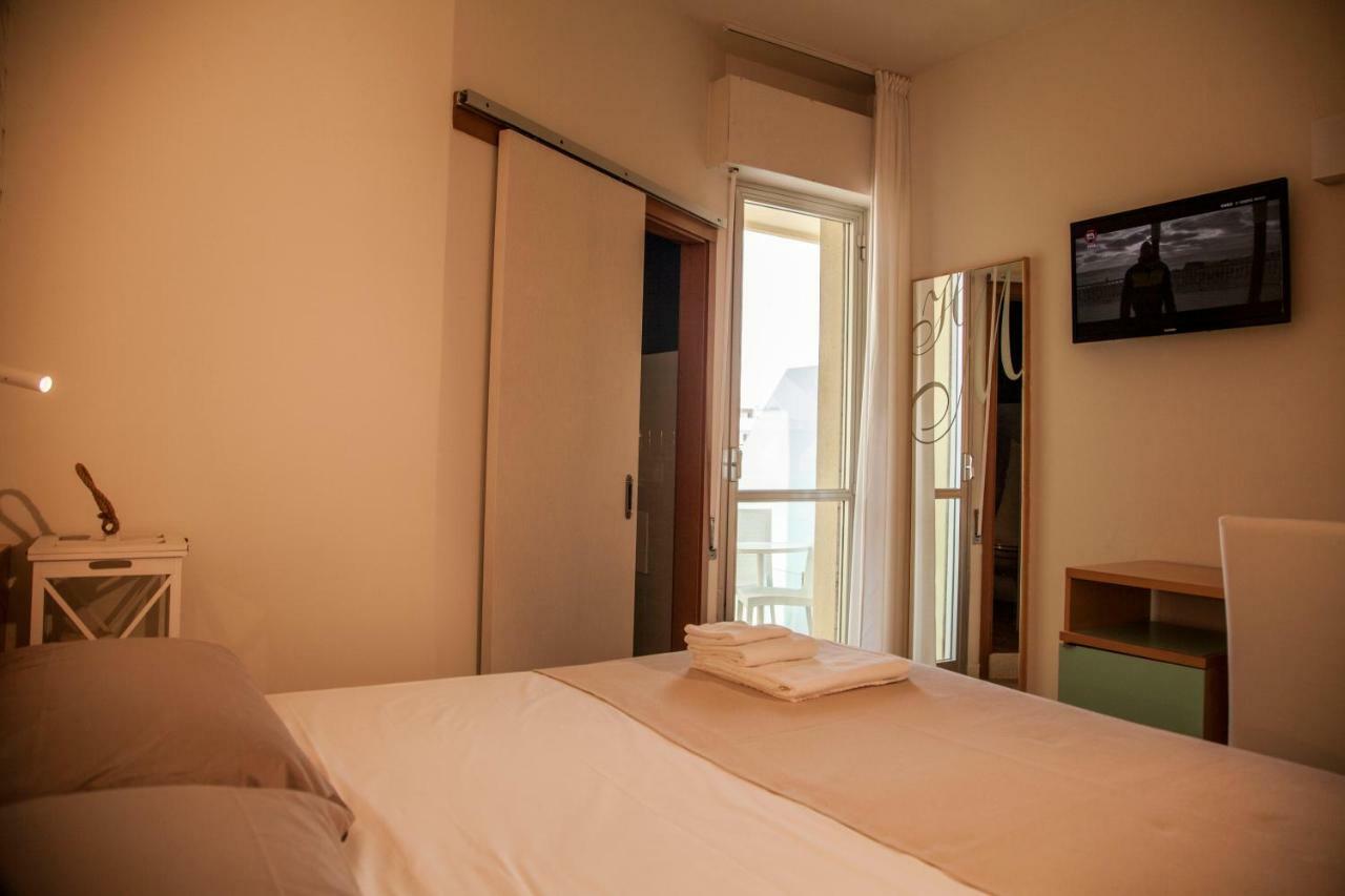 Hotel Montecarlo - Vista Mare Con Piscina & Area Fitness Riccione Zewnętrze zdjęcie