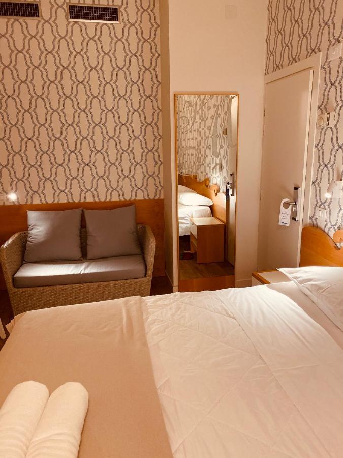 Hotel Montecarlo - Vista Mare Con Piscina & Area Fitness Riccione Zewnętrze zdjęcie