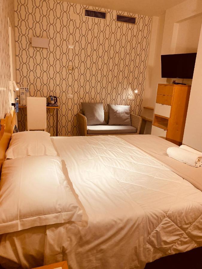 Hotel Montecarlo - Vista Mare Con Piscina & Area Fitness Riccione Zewnętrze zdjęcie